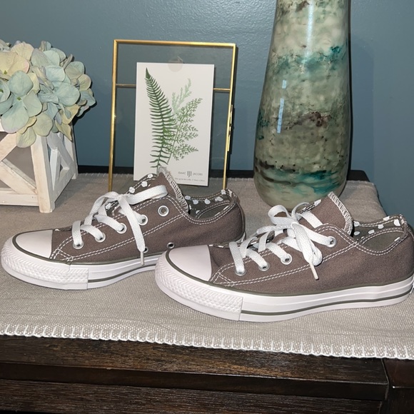 Converse - Picture 3 of 5